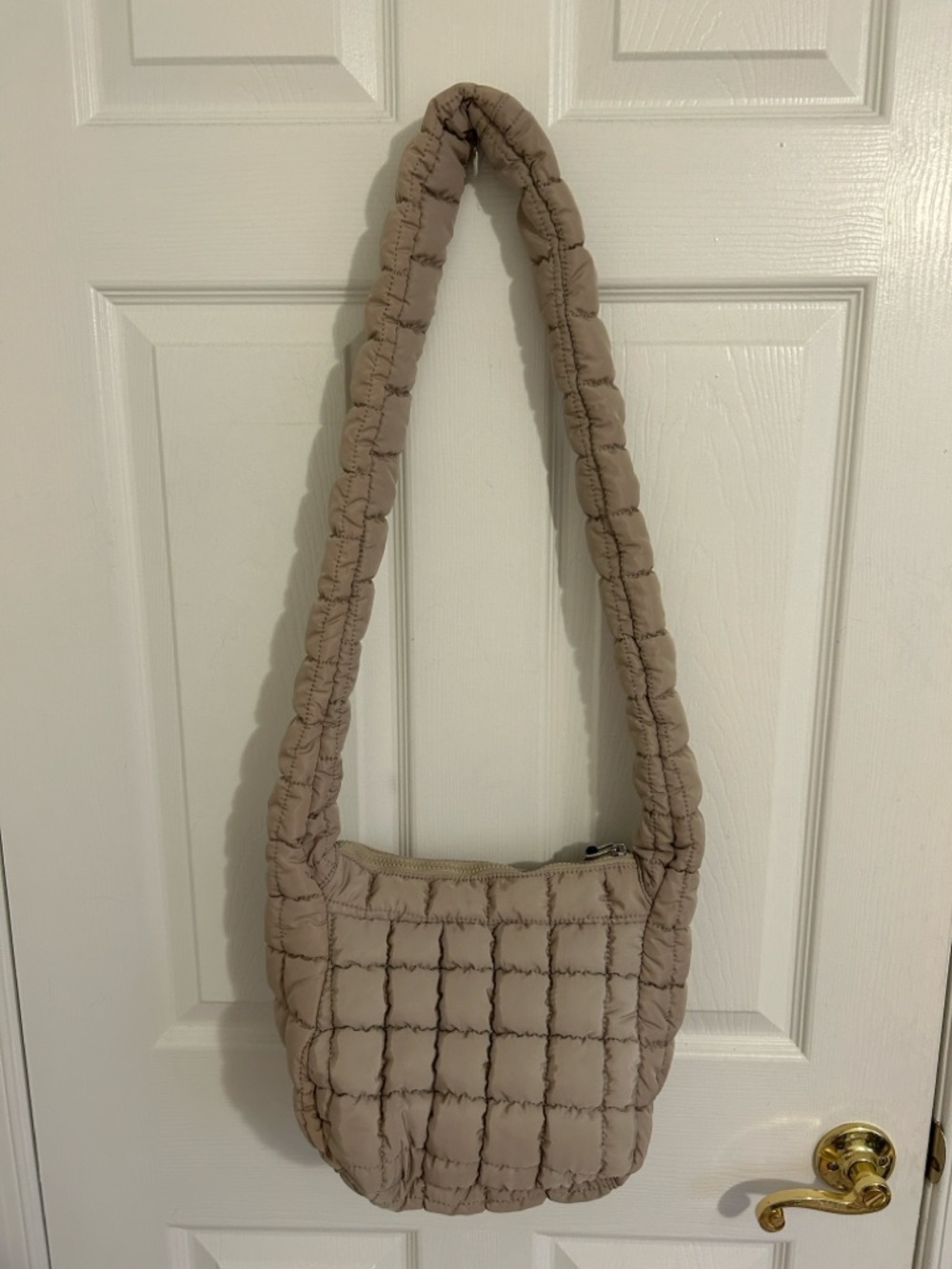 Free People FP Movement Quilted Baby Carryall Sling Bag In Tofu Taupe New - Picture 12 of 16